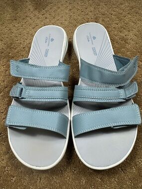 Clark’s Cloudsteppers sandals